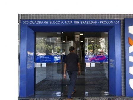 Retirada de dinheiro pode ser feita em caixas eletrônicos e lotéricas. (Foto: Marcelo Camargo/Agência Brasil)